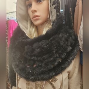 Dennis Basso black faux fur scarf length 70x12.new no tag